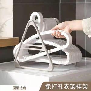 ที่แขวนเสื้อผ้าแบบประหยัดพื้นที่สำหรับวางบนโต๊ะ สีเทา แพ็ค 70 ชิ้น - Product Image 2