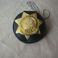 Épingle en cuir vintage Logo personnalisé Badge en métal Cadeau souvenir de sport en gros avec lanière en cuir Matériau en aluminium souple et dur