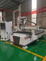 Routeur CNC multifonction 1325 ATC pour gravure et fraisage 3D, commande LNC, changement d'outil automatique, moteur, table robuste, pour la publicité