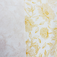 Nappe Moderne Premium Dorée à Motifs Floraux en PEVA Écologique Imperméable 130x160cm, Tapis de Table Domestique Anti-Huile, Tailles et Impressions Personnalisées
