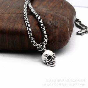 yunnique Unisex <b>Titanium</b> Steel Skeleton Pendant Necklace Simple Stylish Clavicle <b>Chain</b> Jewelry - Product Image 2