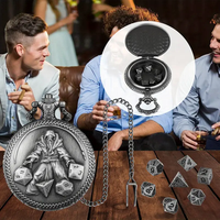 Cadeaux Dungeons & Dragons : Boîte à dés vintage personnalisée avec mini-dés en métal, matériaux recyclés durables, finition dorée