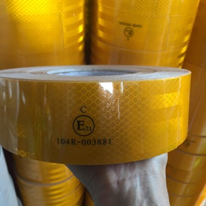สติกเกอร์สะท้อนแสงคุณภาพสูง เกรดเพชร 00821 แบบแบ่งส่วน ECE-104R เทปสะท้อนแสงสำหรับรถบรรทุกหนัก - Product Image 3