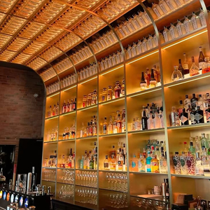 Oni shopfitting sang trọng pha lê phòng chờ nhiều lớp Acrylic treo mỹ phẩm hiển thị đứng nghệ thuật LED hiện đại tùy chỉnh - Product Image 4