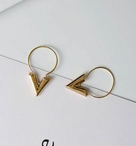 Boucles d'oreilles tendance en promotion, style simple en métal, en forme de lettre V, pour femme, idéal comme cadeau - Product Image 3