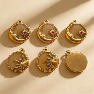 Pendentif Cercle en Acier Inoxydable Plaqué Or 18K HB0648 avec Breloques Célestes Soleil et Lune pour Fabrication de Bijoux DIY Vente en Gros - Product Image 2