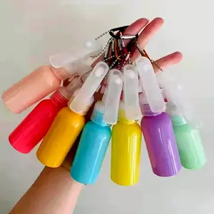 Bán sỉ acohol phun keychain-Đầy Màu Sắc Rỗng Nhựa PET Carabiner Hook Kích Hoạt Chai 60Ml Rượu Spray Chai Với Keychain