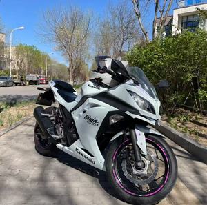 <span class=keywords><strong>Kawasaki</strong></span> Ninja <span class=keywords><strong>ZX</strong></span>-4R 399cc - Iluminación LED Completa y Cuadro de Acero Ligero Tipo Trellis, Moto de 4 Cilindros - Product Image 4