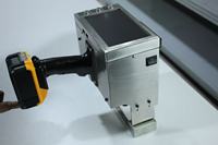 Machine de marquage à points électrique portable CORALHG-SC-LCD15040 alimentée par batterie pour le marquage des pièces métalliques, des numéros VIN, des numéros de série et des logos sur l'acier