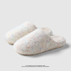 Nouvelles pantoufles pour enfants 2025, design tendance, pour filles, en EVA, plates, doublées de polaire pour plus de chaleur, vente en gros - Product Image 3