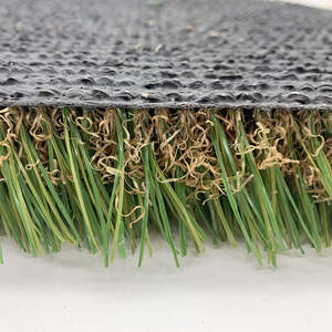 Gazon artificiel synthétique écologique personnalisé Faux gazon 10mm-30mm Trous de drainage Doux Imperméable Pet-Friendly - Product Image 3