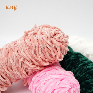 Fil A Crocheter Hilos de ganchillo Poliéster <span class=keywords><strong>Chenille</strong></span> Hilo de terciopelo Hilo de ganchillo <span class=keywords><strong>Lana</strong></span> al por mayor a granel para tejer y accesorios - Product Image 2