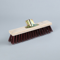 Brosse à poils en nylon robuste pour le nettoyage des sols d'entrepôts, des patios et des terrasses