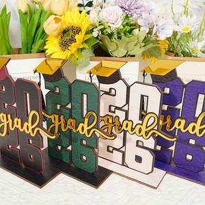 Support d'affichage en bois 3D en gros, design moderne et minimaliste, idéal pour la saison des diplômes, les fêtes et comme ornement décoratif ou cadeau. - Product Image 2