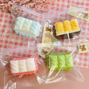 NUEVO Juguete Antiestrés Realista en Forma de Malvavisco - Textura Cremosa Súper Pegajosa de 7cm, Regalo para Niños y Adultos, Ideal para Fiestas - Product Image 2