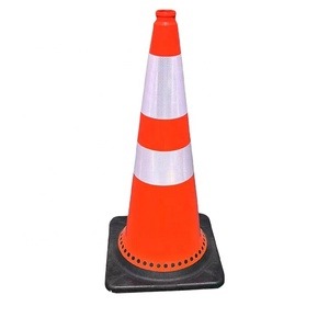 Cône de signalisation routière en PVC, nouveau style, 750 mm, prix avantageux - Product Image 1