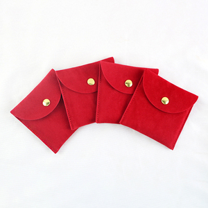 Sac cadeau pour bijoux en microfibre velours gris et rouge avec bouton pression, prêt à être expédié, avec insert et pochette pour bijoux - Product Image 2