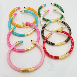Mới Đến Bán Buôn Mạ Vàng Brass Dễ Thương Đầy Màu Sắc Men Bút Chì Tẩy Thiết Kế Mở Cuff <span class=keywords><strong>Bangle</strong></span> Vòng Đeo Tay Cho Phụ Nữ Đồ Trang Sức - Product Image 3