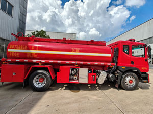 Nouveau <span class=keywords><strong>camion</strong></span>-<span class=keywords><strong>citerne</strong></span> de <span class=keywords><strong>pompier</strong></span> à transmission automatique 4x2 8.5 Cbm pour le stockage d'huile et le transport de carburant - Product Image 6