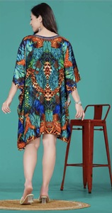Robe longue caftan africain en viscose pour femme, coupe ample, style poncho kimono, aspect satiné soyeux, tenue bohème pour les vacances à la plage - Product Image 3