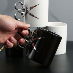 Tasse à café en céramique créative avec poignée en forme de ciseaux martelés électroplaqués, nouveauté plaquée or 301-400ML pour la maison, le bureau et les cadeaux - Product Image 3