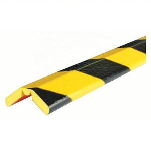 Protection de bord en mousse de polyuréthane en forme de V, longueur totale <span class=keywords><strong>39</strong></span> po, épaisseur totale 0,3 po, noir/jaune, service de découpe - Product Image 1