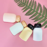 Bouteille diffuseur de parfum d'ambiance de luxe en verre avec bouchon en liège et surface mate pour la maison – Vente en gros