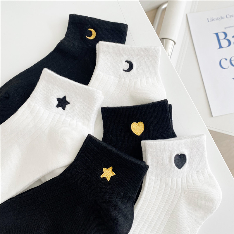 Wholesale high quality cute socks for lovely girls cotton funny women socks custom