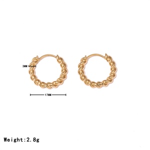 Boucles d'oreilles créoles torsadées en or 18 carats, non-ternissables, pour la vente en gros - Product Image 5