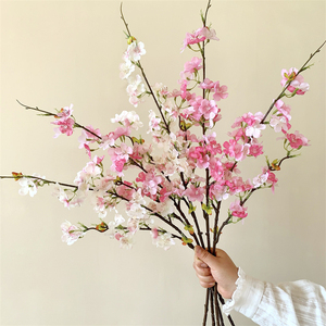 Vente en gros de branches de fleurs de <span class=keywords><strong>cerisier</strong></span> artificielles réalistes de haute qualité à longue tige pour les arrangements de mariage - Product Image 4