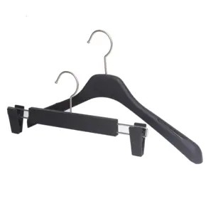 Duurzame Zwarte Rubber Gecoate Plastic Kleerhanger Luxe Merk Kleerhanger Voor Kleding Met Rubber Pads