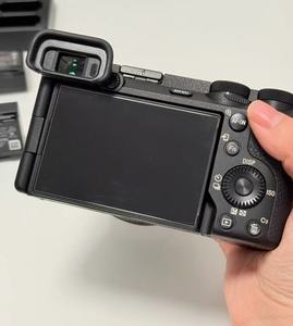 กล้องมิเรอร์เลส Sony A6700 APS-C มือสอง ความละเอียด 26MP ระบบกันสั่น 5 แกน ถ่ายวิดีโอ 4K 120P สภาพดี พร้อมส่ง - Product Image 4
