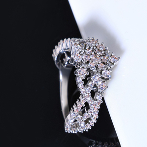 Anillo de circonita con diseño de copo de nieve hueco multicapa estilo hip-hop, personalizable, de diseño simple y versátil - Product Image 4