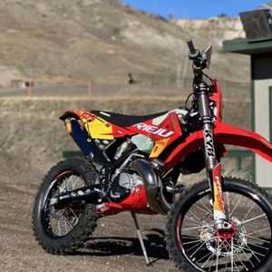 OFERTA LISTA PARA MONTAR 2025 ÚLTIMAS VENTAS PARA <span class=keywords><strong>Rieju</strong></span> Usa Dirt Bike Motocicleta SEIS DÍAS a la venta Motocicletas todoterreno - Product Image 1