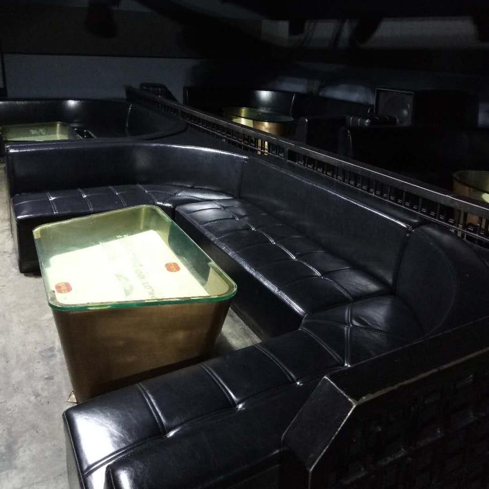 Черный шезлонг, кожаный шезлонг