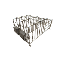 Caisses de mise bas pour porcs en acier galvanisé Essential avec colonne de limite pour cages d'élevage d'animaux.
