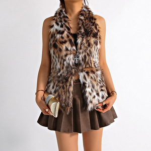 Hauts, Cardigans, Bustiers, Débardeurs <span class=keywords><strong>et</strong></span> Gilets pour femmes, sexy, à coupe courte, style halter, à découpes, ajustés, dos nu, à bandes, en fausse fourrure d'agneau, effet duveteux <span class=keywords><strong>et</strong></span> bouffant, ou en fourrure de Mongolie - Product Image 3