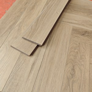 Pavimento in Laminato di Quercia di Lusso HDF AC3 Impermeabile a Incastro 8mm 12mm per Interni con Motivo a Spina di Pesce - Vendita all'Ingrosso - Product Image 3