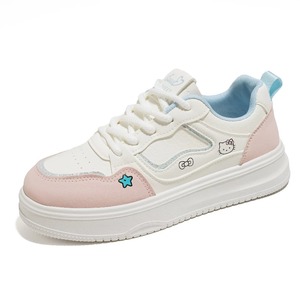 Ces baskets blanches à semelles souples sont un incontournable pour les filles branchées et un choix polyvalent pour les étudiants. - Product Image 5
