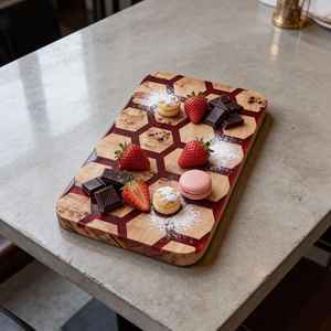 เขียงไม้เรซิ่นแข็งแรง ผลิตจากไม้กระถินเทศและไม้มะม่วง ออกแบบมาเพื่อความมั่นคง ความหนา และความสม่ำเสมอ - Product Image 1