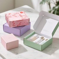 Cajas de correo Premium Cajas de embalaje impresas personalizadas con acabado brillante o mate para regalos minoristas y pedidos en línea