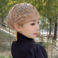 Chapeau Foulard Brodé Luxueux 2025 |   Fermeture à nœud queue de poisson et tissu en maille à paillettes et cristaux