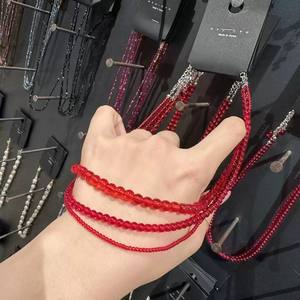 独特的红色玻璃项链，简约而独特，适合作为节日配饰，迷人的女士首饰 - Product Image 1