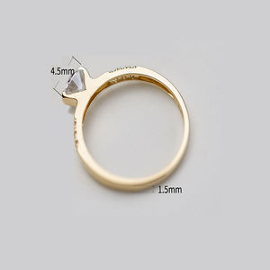 แหวนแต่งงานคู่รัก ดีไซน์เรียบหรู ทองคำแท้ 18K ประดับเพชร รุ่น Lotus Custom Ring สำหรับผู้หญิง - Product Image 2