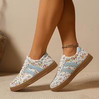 Baskets basses à lacets pour femmes avec imprimé floral délicat et bandes latérales festonnées irisées, chaussures décontractées à semelle en caoutchouc
