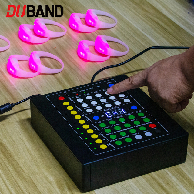 Custom RF LED Glow Wristband Wireless Flash Bracelet for Festival Concert Interactive Sync Light Event Silicone Band