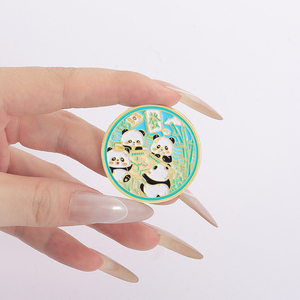 Pin de esmalte de panda de dibujos animados bebiendo té de hierbas y comiendo bambú, broche, insignia de solapa, joyería de animales linda, regalo para amigos, venta al por mayor - Product Image 4
