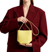 Sac seau mini bandoulière en cuir véritable pour femme, style décontracté, couleur unie, doublure en polycoton, pochette minimaliste pour téléphone, polyvalent