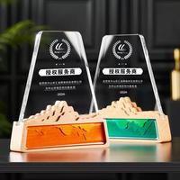 Vente en gros Acrylique vert orange personnalisé personnalisé avec support en bois MH-J0774 trophée en cristal