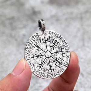 Collar Unisex Vintage de Acero Inoxidable con Medallón de Runas Vikingas de Odín, Colgante de los Dioses Nórdicos Frigg, Joyería de Regalo - Product Image 3